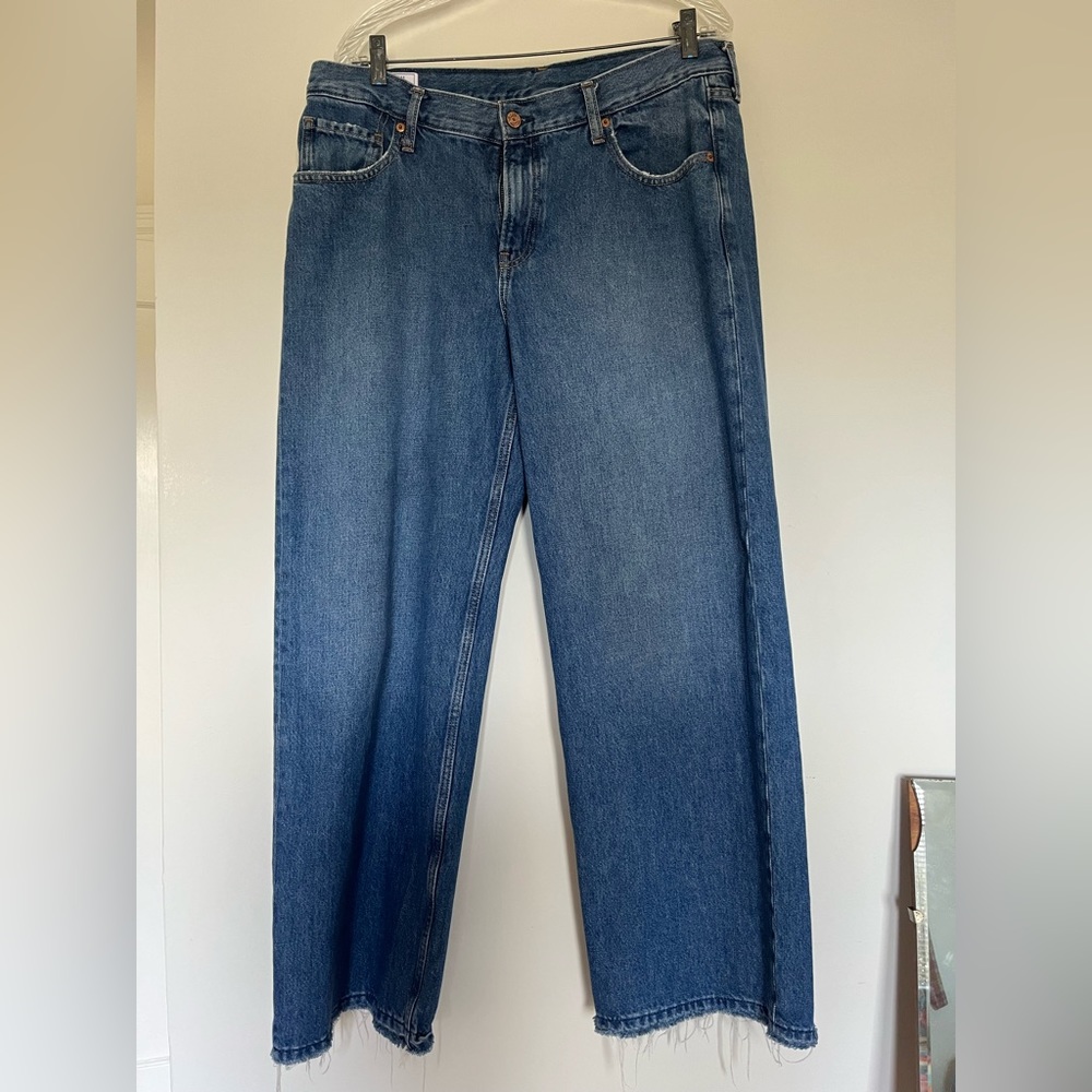 GAP Woman’s  Low Rise Stride jeans. 14R. Excellent condition
